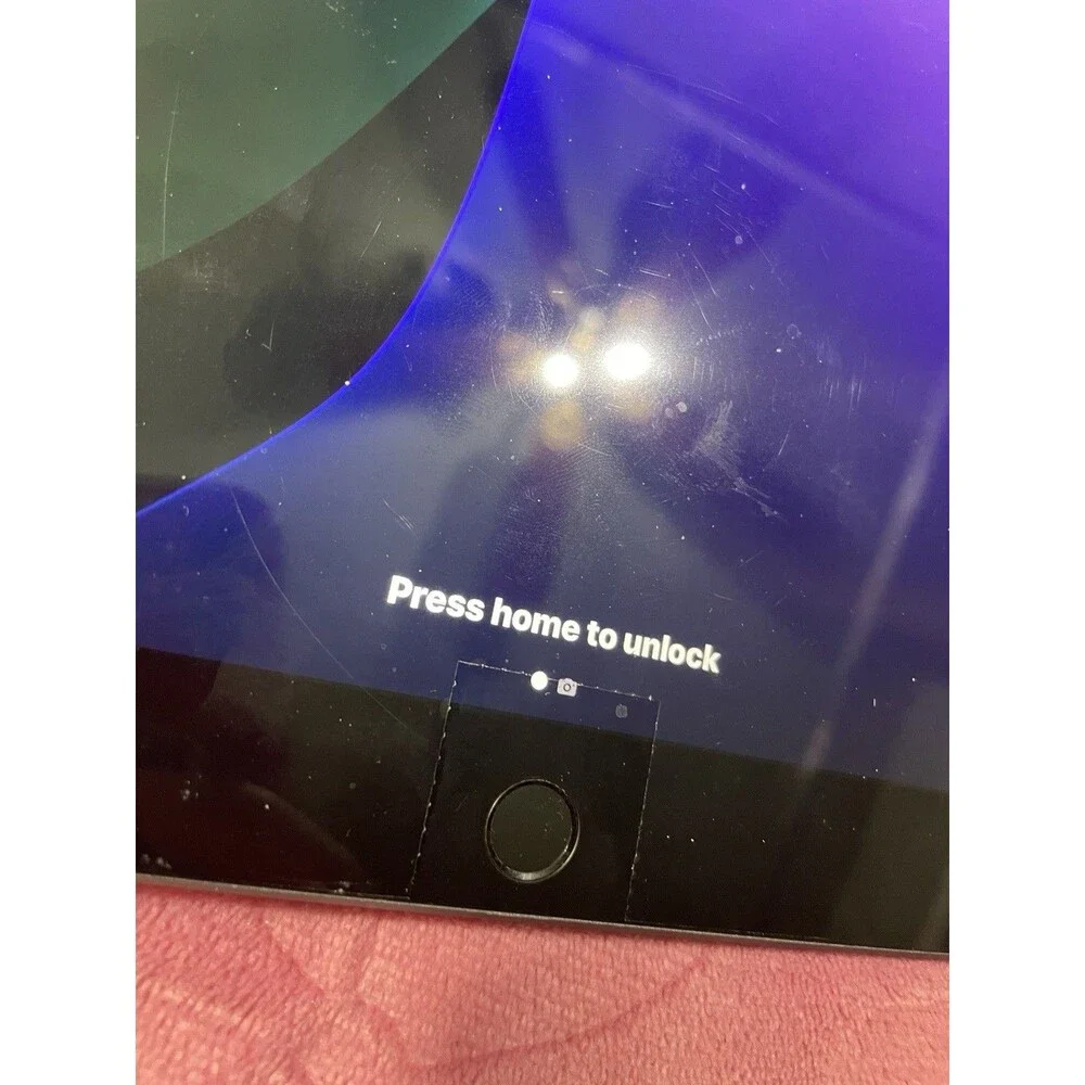 Apple iPad 7th Gen 32GB Space Gray Wi-Fi A2197 10.2